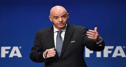 رئيس الفيفا يجدد إلتزامه بأن كأس العالم قطر 2022 خالية من الكاربون